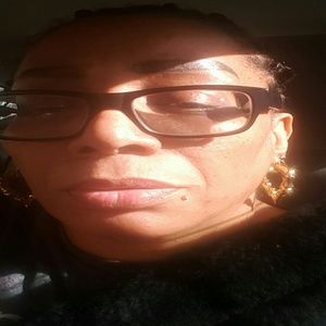 Meet your Posher, Rayna