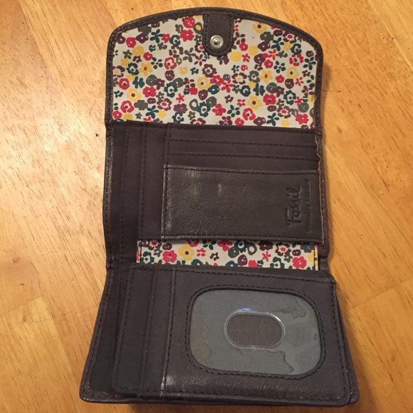 Fossil Tri-Fold Wallet - Picture 2 of 2
