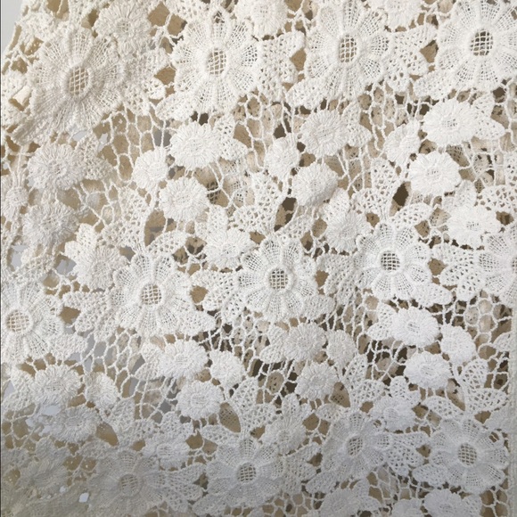 ❌SOLD❌ Oversized Lace Tank ❌SOLD❌ - Picture 2 of 5