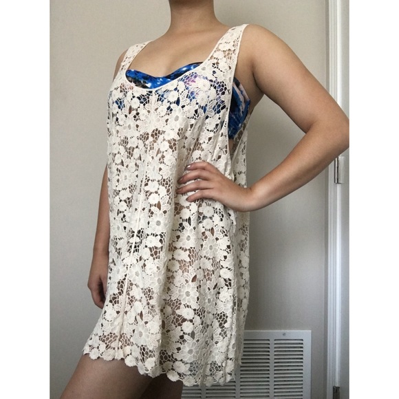 ❌SOLD❌ Oversized Lace Tank ❌SOLD❌ - Picture 5 of 5