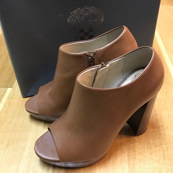 🌟💥MARKDOWN💥🌟Vince Camuto open toe booties