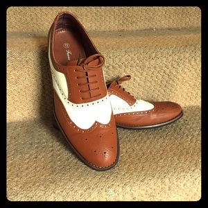 Ferro Aldo Wing-Tip Oxford Shoes