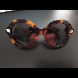 Valentino sunglasses rivet