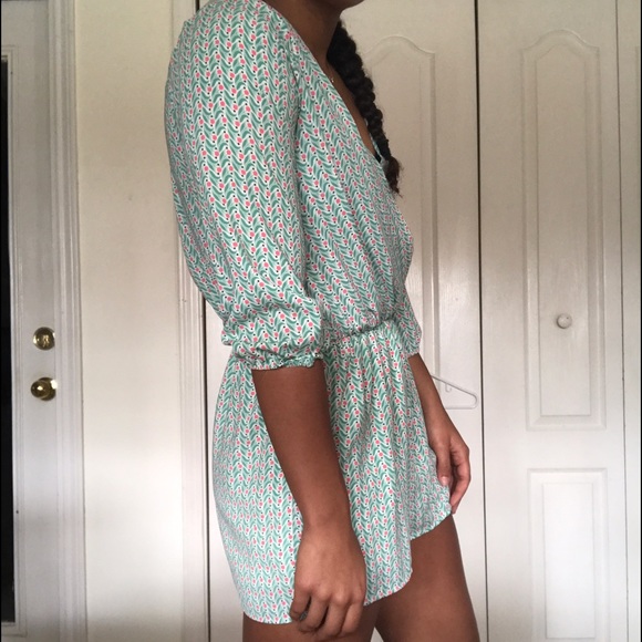 Fun green and pink poppyseed romper - Picture 3 of 4