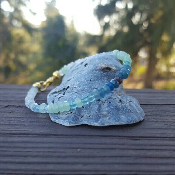 Semi-precious gemstone bracelet - Picture 2 of 4