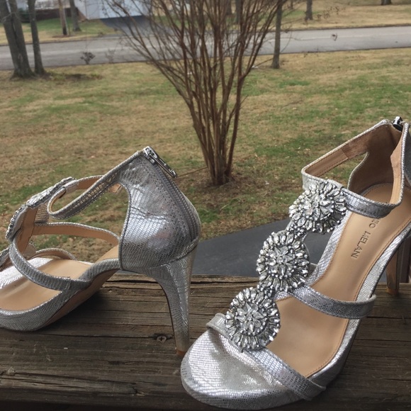 High heels - Picture 3 of 3