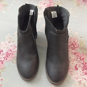 Grey ankle booties with heel