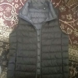 Uniqlo girls puff vest
