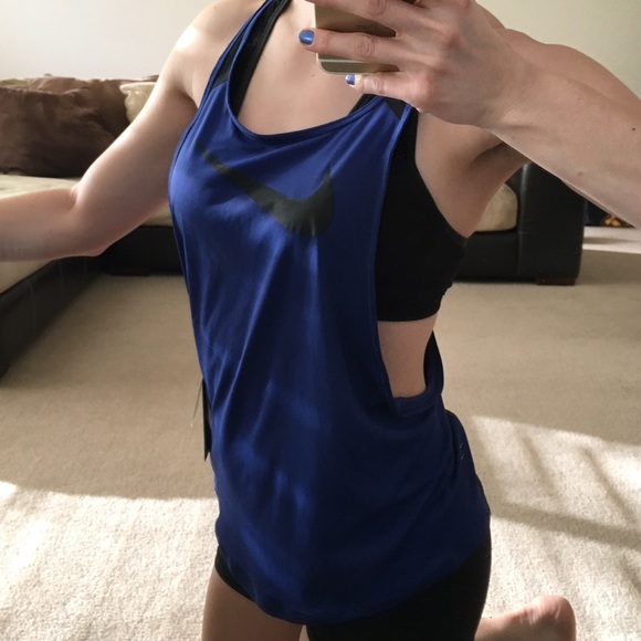 NWT Nike Flow Graphic Top