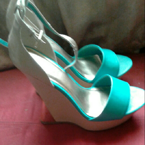 Shoes - Picture 2 of 4