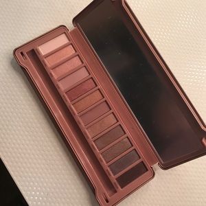 Rose gold eyeshadow pallete