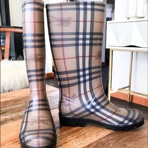 Burberry Rainboots Size 6