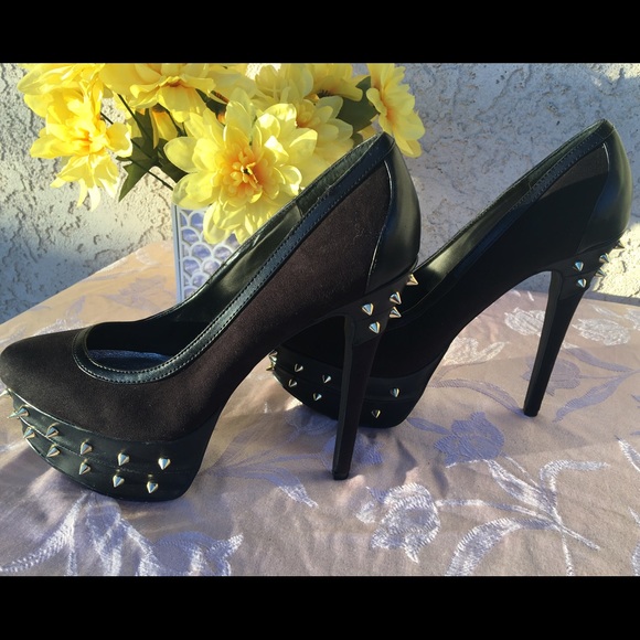 ⚫️👠 Wild Pair Pumps 👠⚫️