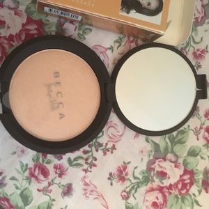 BECCA Jaclyn Hill Champagne Pop