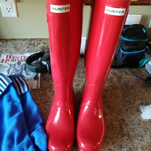 red brand new hunters