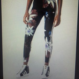 Adidas original women lotus pants size small.