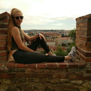 Meet your Posher, Liz