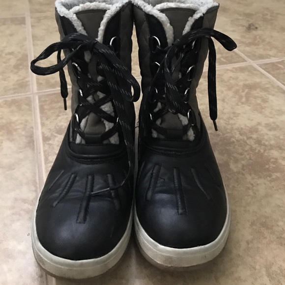 Boots - Picture 2 of 3