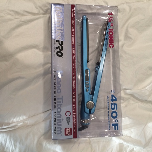 BaByliss pro Nano titanium digital straightener - Picture 1 of 3