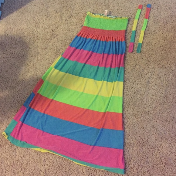 Dress - Picture 2 of 4