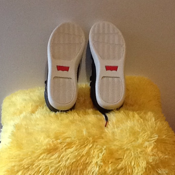 MENS TEXILE UPPER NWOT LEVI'S SNEAKER - Picture 3 of 4