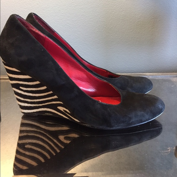 Nine West black suede zebra print wedge