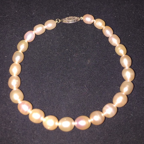 Pearl bracelet