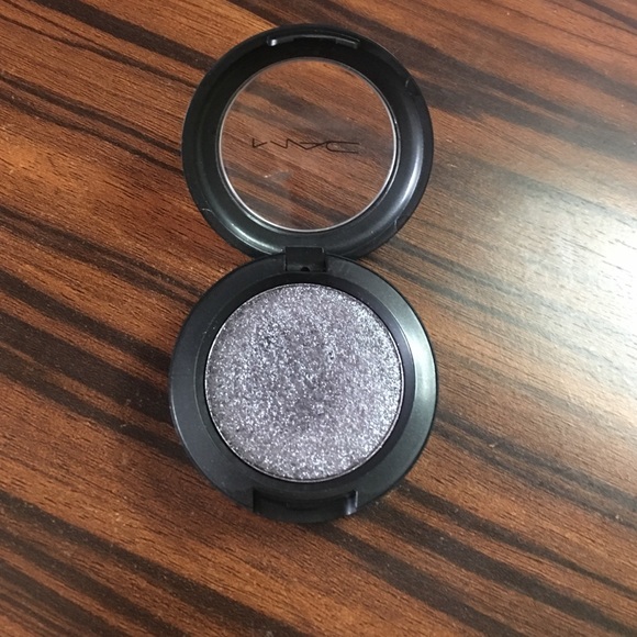 Mac Pressed Pigment - Black Grape