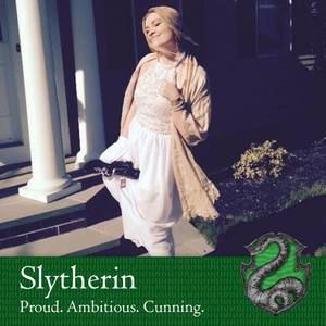 Meet your Posher, Delia