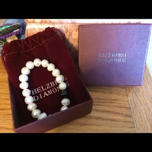 Helzberg Pearl Bracelet