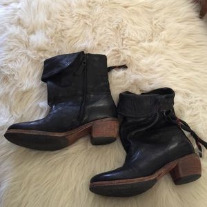 Black ankle boots. Leather great quality boots.