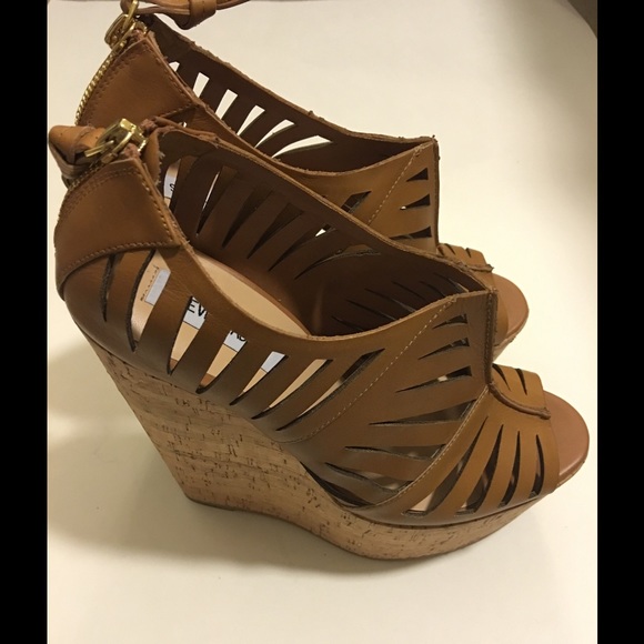 🌟STEVE MADDEN🌟Brown Wedges. Size 7.