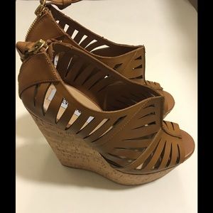🌟STEVE MADDEN🌟Brown Wedges. Size 7.
