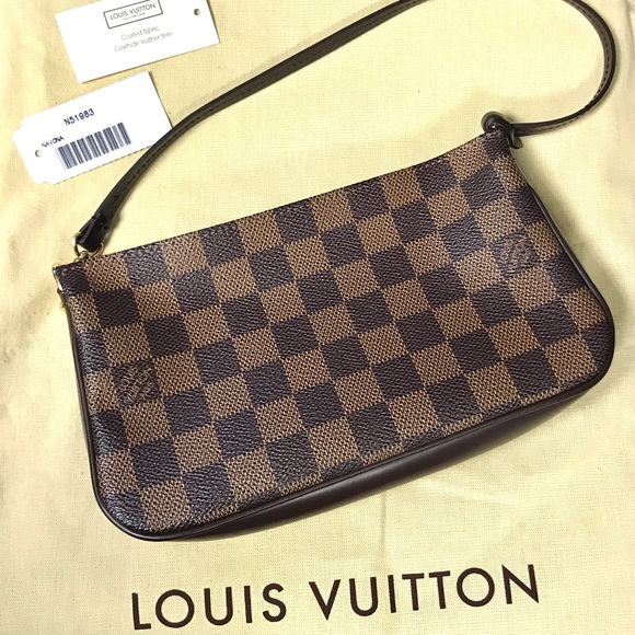 Louis Vuitton Handbags - Louis Vuitton Navona N51983 purse