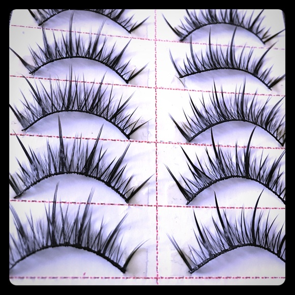 8 pairs of fashion lashes