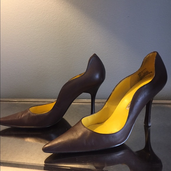 Tommy Hilfiger pointed, scalloped heels