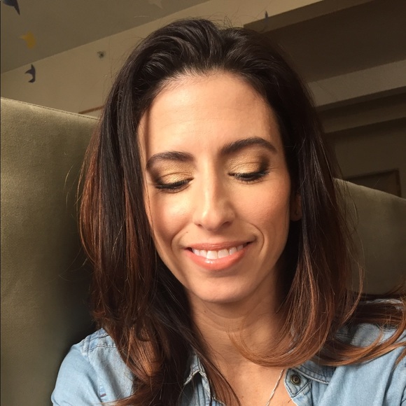 Meet your Posher, Carrie - Picture 3 of 8