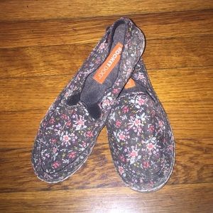 Floral flats