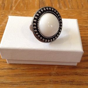 Fashion ring