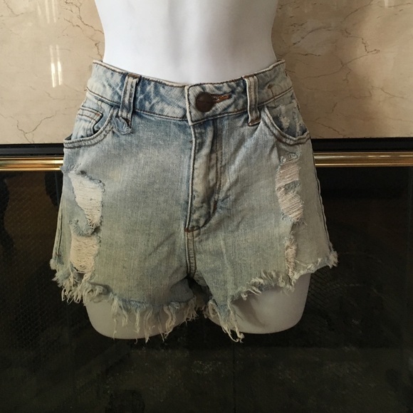 High waisted light denim ripped shorts!