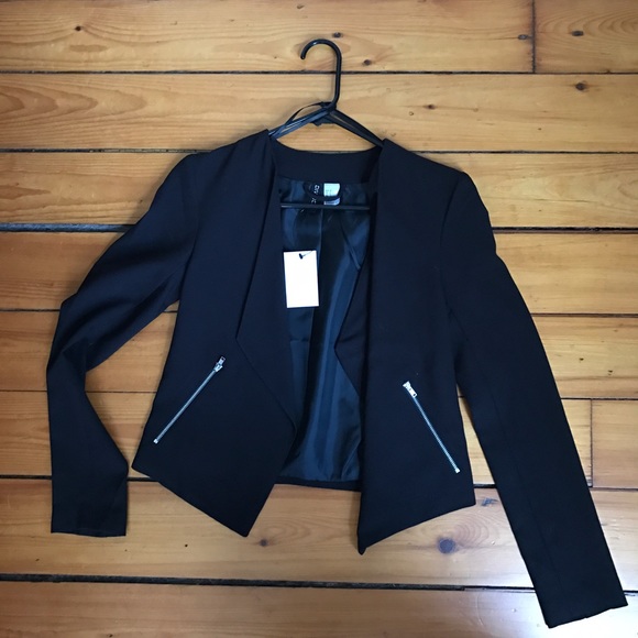 BNWT cropped blazer