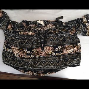 Off the shoulder shirt floral