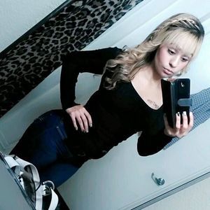 Meet your Posher, Isabel