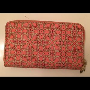 Coral printed faux leather wallet