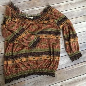 Closing shop 🚫 American rag top!