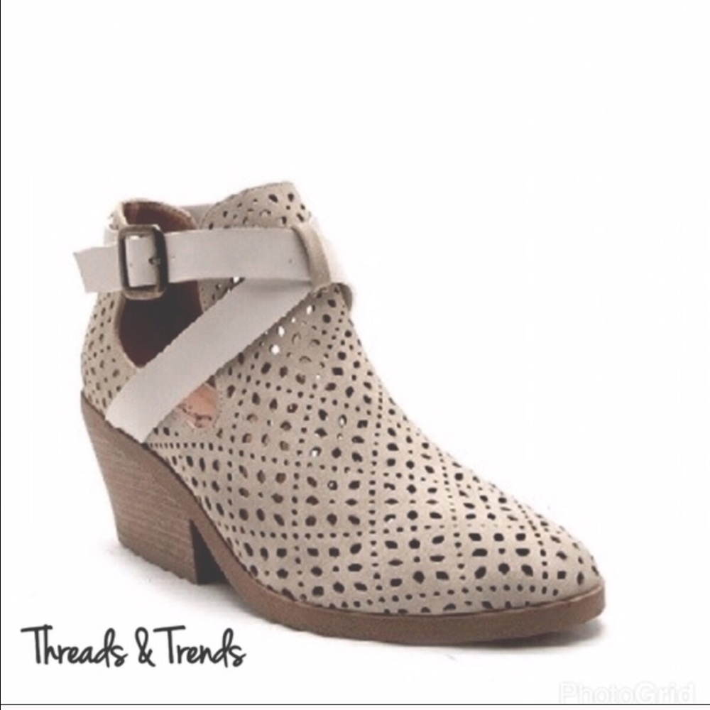 🌸Lazer Pattern Monochromatic Booties - Picture 3 of 5