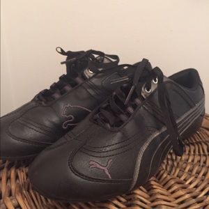 Old School Black Pumas
