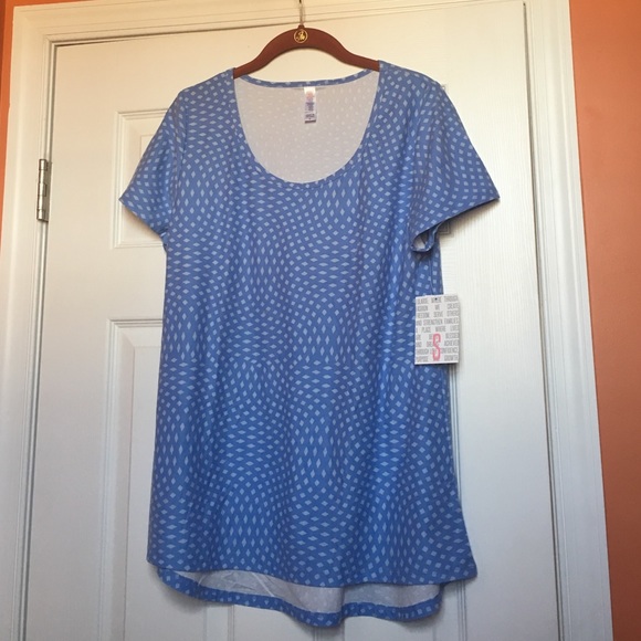BNWT Lularoe Classic T Small