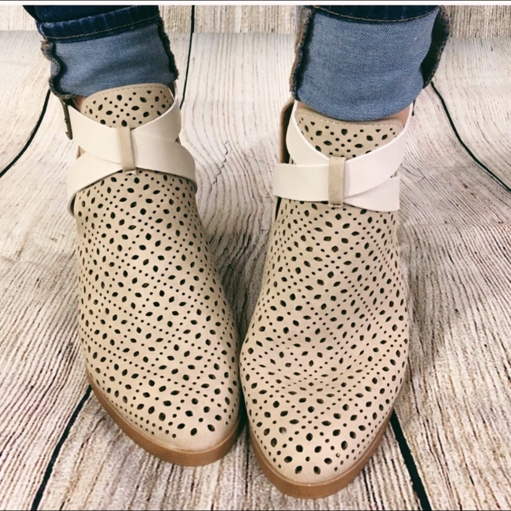 LAST PAIR! Laser Pattern monochromatic Booties - Picture 2 of 8