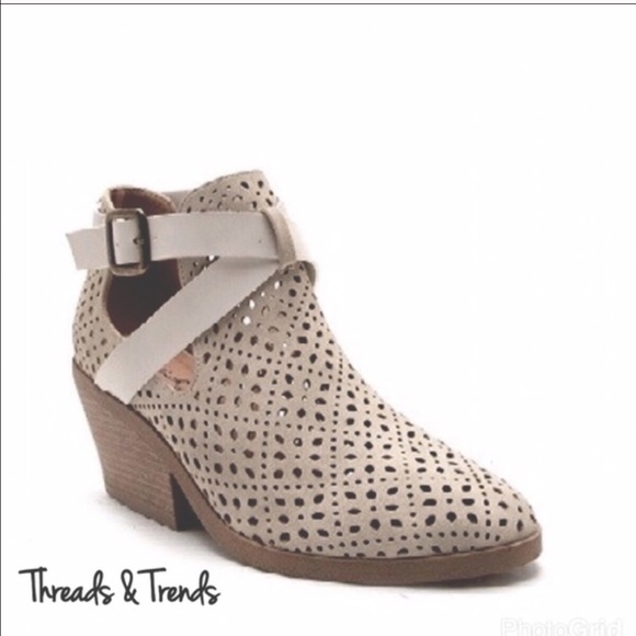 LAST PAIR! Laser Pattern monochromatic Booties - Picture 3 of 8